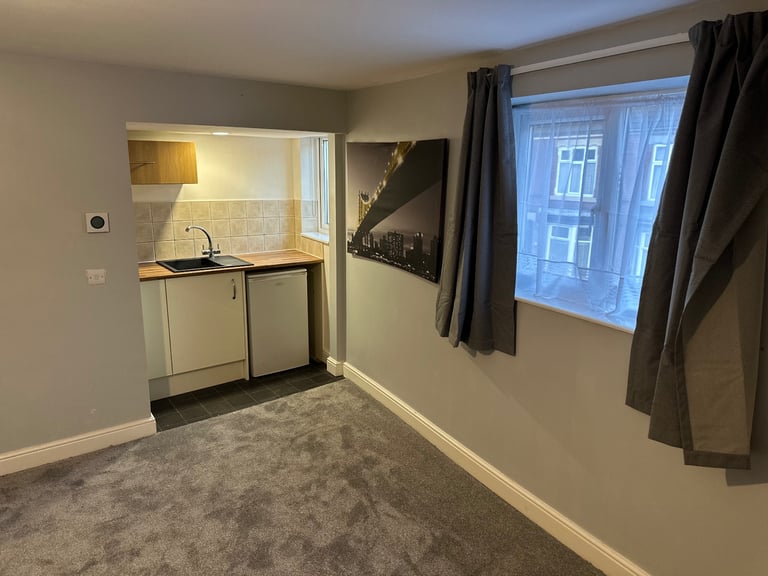 One bedroom mini flat ALL BILLS PAID FOR WHEATLEY 