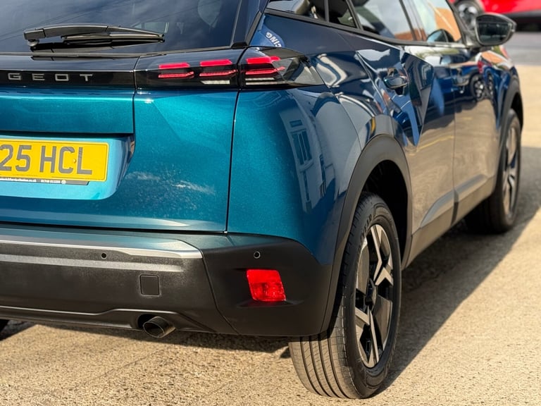 2025 Peugeot 2008 1.2 PureTech Allure 5dr ONLY 710 MILES, MAY 2028 WARRANTY,  HATCHBACK Petrol Ma...