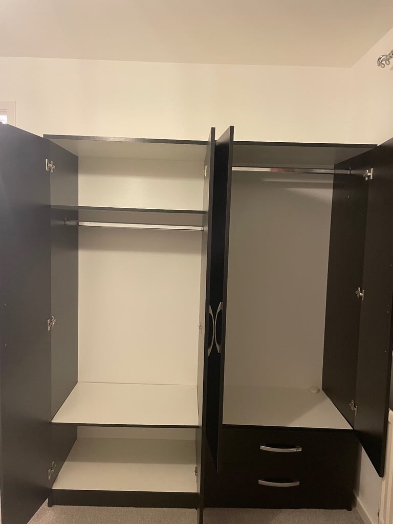 Mirrored wardrobe - Black
