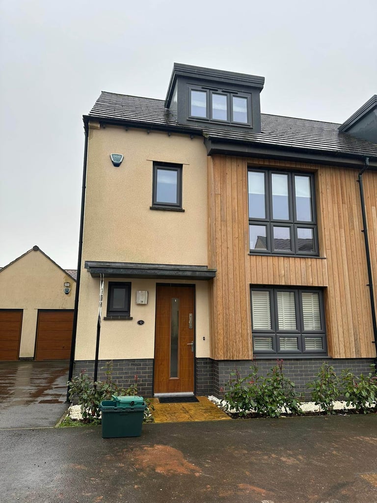 image for Looking for a Replacement Tenant (1 Double-Bed Room)