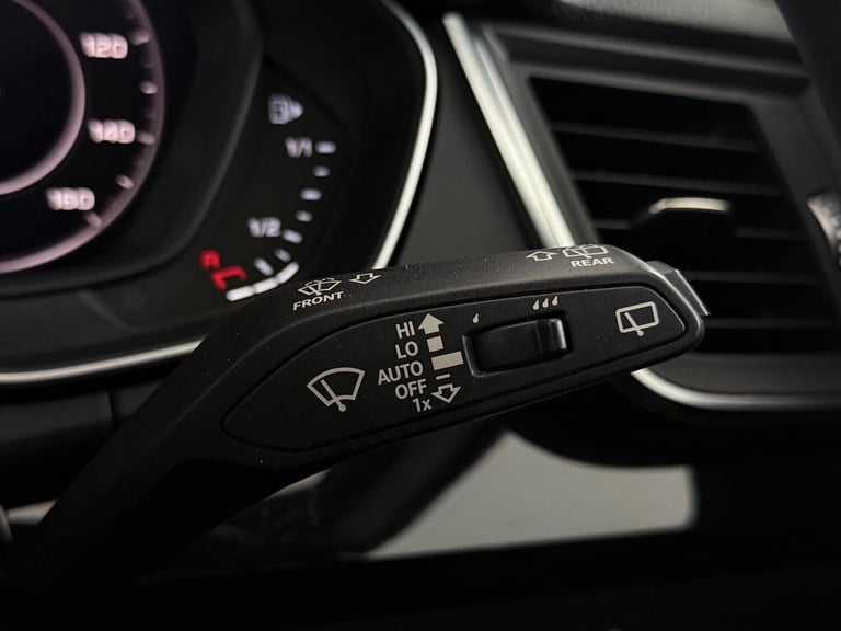  Audi Q5 2.0 TDI 40 Black Edition S Tronic quattro Euro 6 (s/s) 5dr Diesel Automatic