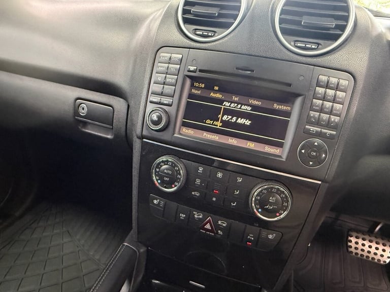 2010 Mercedes-Benz M-Class 3.0 ML300 CDI V6 BlueEfficiency Sport SUV 5dr Diesel Tiptronic 4WD Eur...