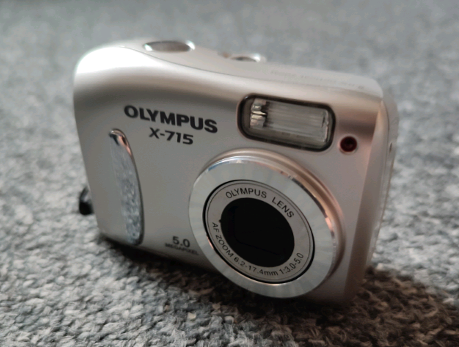 Olympus X-715 Digital Camera – 5MP, Fully Boxed, Excellent Condition