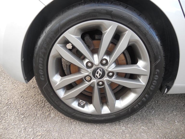 2016 Hyundai i30 1.6 Premium 5dr HATCHBACK Petrol Manual