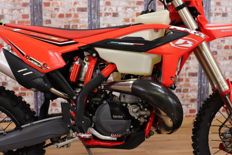 2022 MODEL BETA RR 2T 300 (21 PLATE) - ONLY 3,835 MILES (78 HOURS) - 1 OWNER