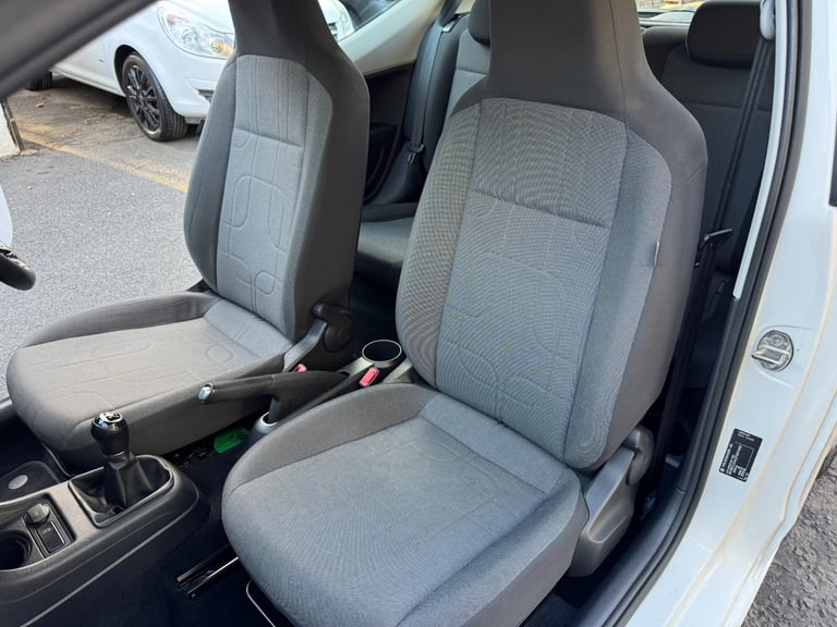 2014 Volkswagen up! 1.0 Move Up 3dr HATCHBACK Petrol Manual