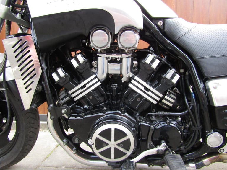 YAMAHA VMAX 1200 * OLD SCHOOL GEM * 10600 MILES FROM NEW * ALL OLD MOT'S *1998 