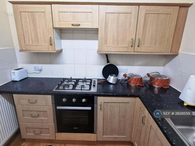 2 bedroom flat in Drummond Street, London, NW1 (2 bed) (#2629559)