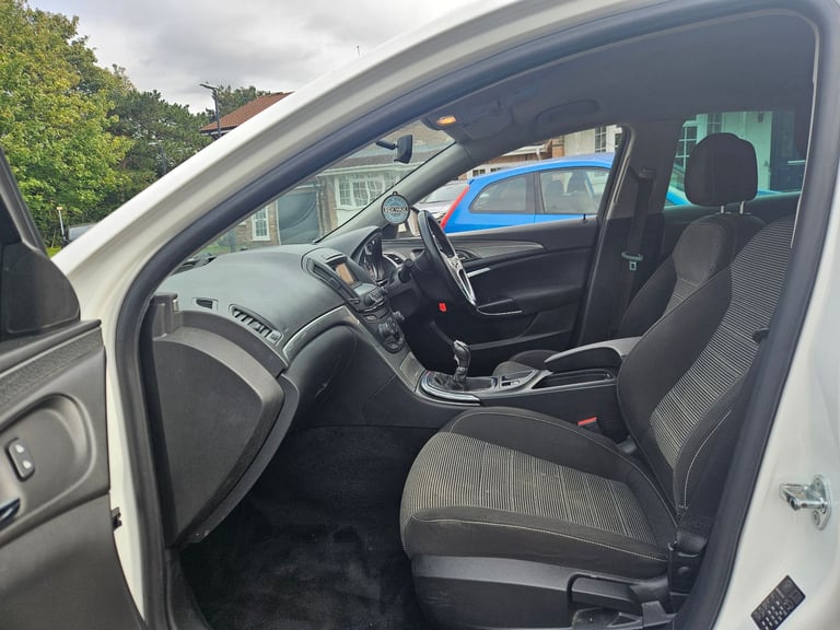 vauxhall insignia SRI 1.6cdti economy model 2017 6 speed ULEZ COMPLIANT NEW TIMING CHAIN 