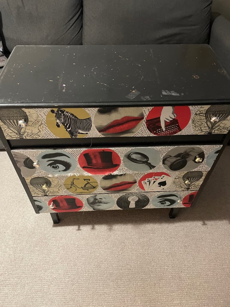 Chest of drawers *free*