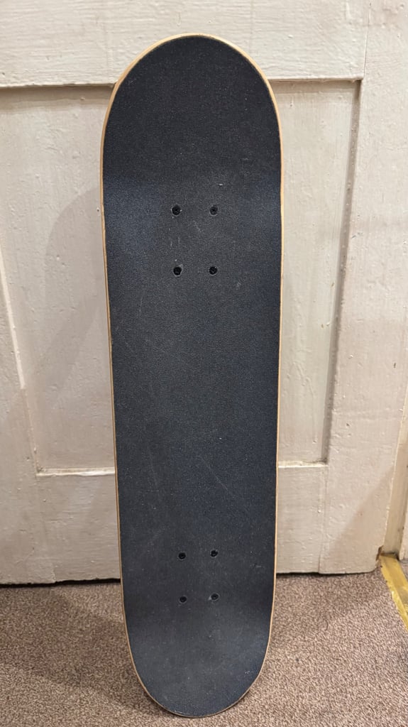 Renner A17 Graffiti Wall Complete Skateboard.