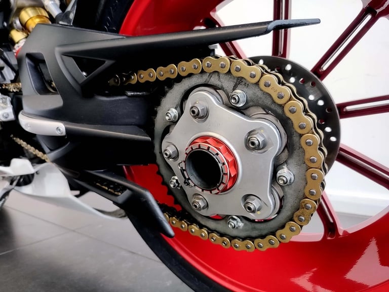 2015 MV Agusta F4 1000 White 1,135 Miles | £256 Dep & £256 pcm 7.9% APR