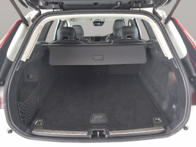 2021 Volvo XC60 2.0 B4 MHEV Momentum SUV 5dr Diesel Hybrid Auto AWD Euro 6 (s/s) (197 ps) - Suv H...
