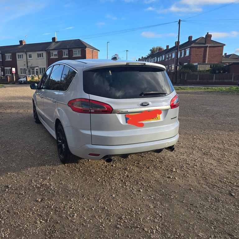 Ford smax turbo in pearlescent white 