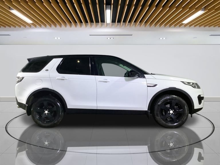2018 Land Rover Discovery Sport 2.0 TD4 SE SUV 5dr Diesel Auto 4WD Euro 6 (s/s) (180 ps) ESTATE D...