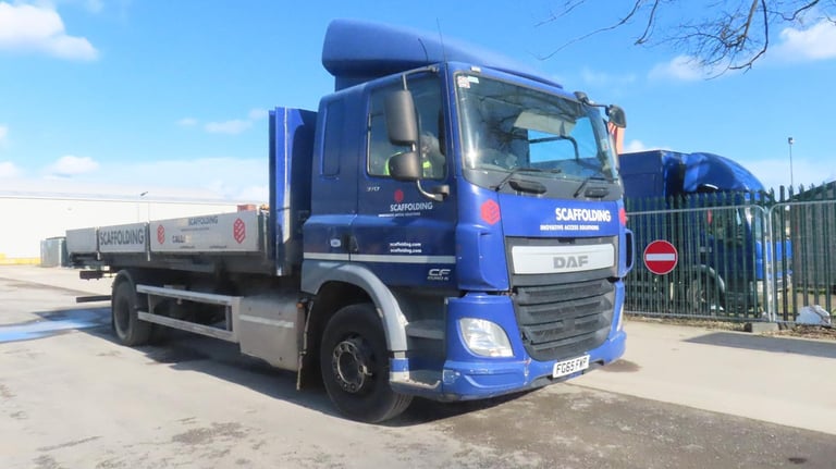 2015 DAF CF370 18 TONNE DROPSIDE SLEEPERCAB