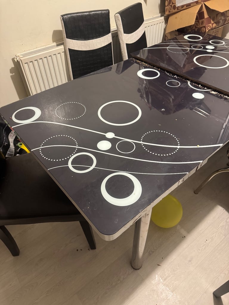 Dining table with 3 chairs 