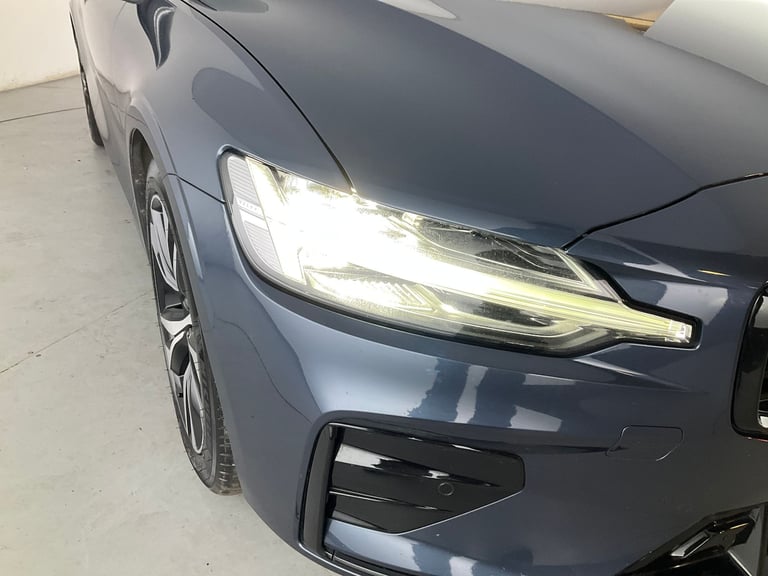 2021 Volvo V60 2.0 B3 MHEV R-Design Estate 5dr Petrol Hybrid DCT Auto Euro 6 (s/s) (163 ps Estate...