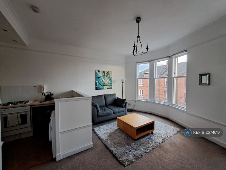 1 bedroom flat in Budhill Avenue, Glasgow, G32 (1 bed) (#2674619)