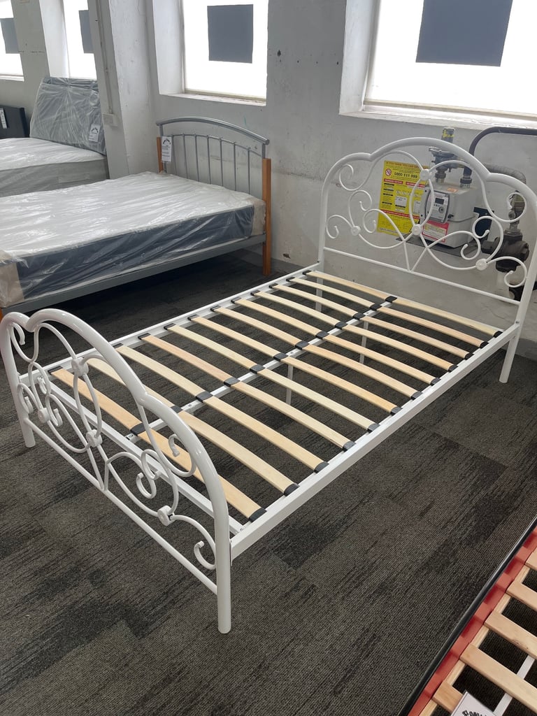 Alexis 4ft White Small Double Metal Bed Frame 