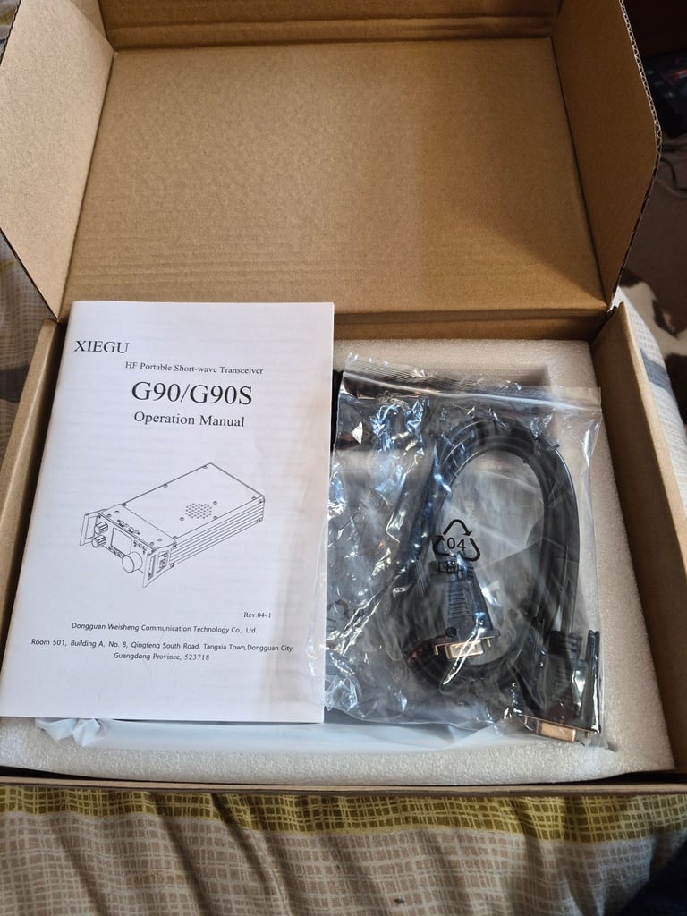 Xeigu G-90 HF SDR Transceiver amateur radio.