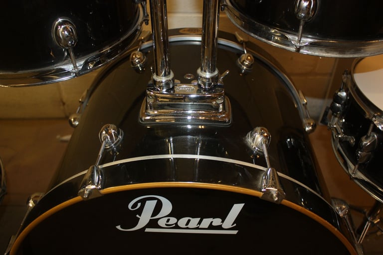 Pearl Target Series Black 5 Piece Refurbished Rock Drum Kit ~ 22in Bass + All Hardware ~ £350 ono