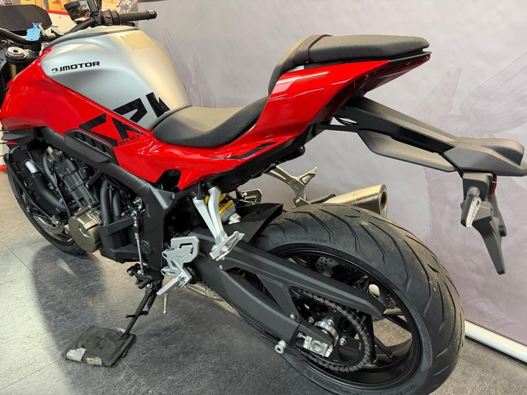 QJ MOTOR SRK800 2026 SUPER NAKED BRAND NEW MODEL TOP SPEC RED OR BLACK  £6699