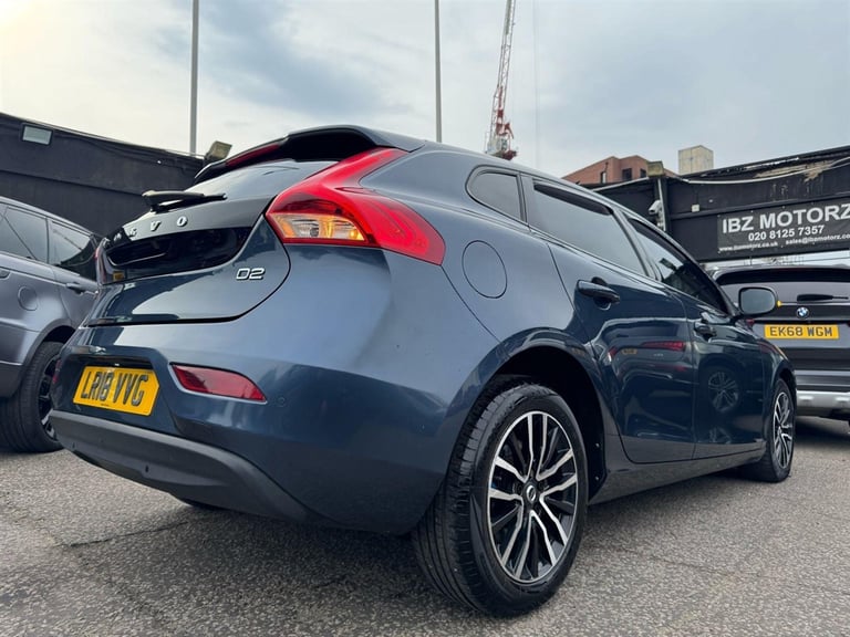 2018 Volvo V40 2.0 D2 Momentum Nav Plus Auto Euro 6 (s/s) 5dr Hatchback Diesel Automatic