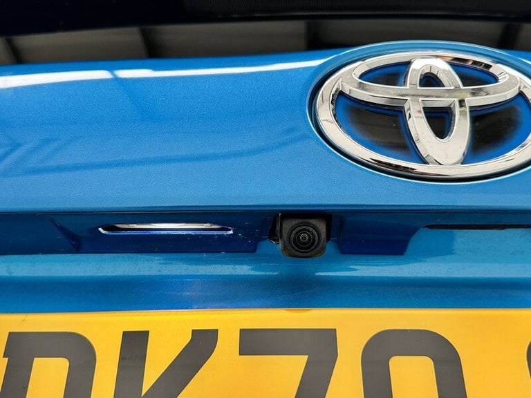 2025 Toyota Prius Vvt-I Active Hatchback HYBRID ELECTRIC Semi Automatic