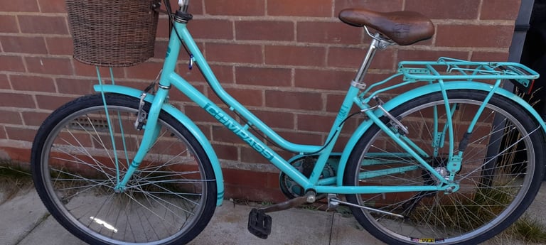 Women's commuter bike/ shopping bike