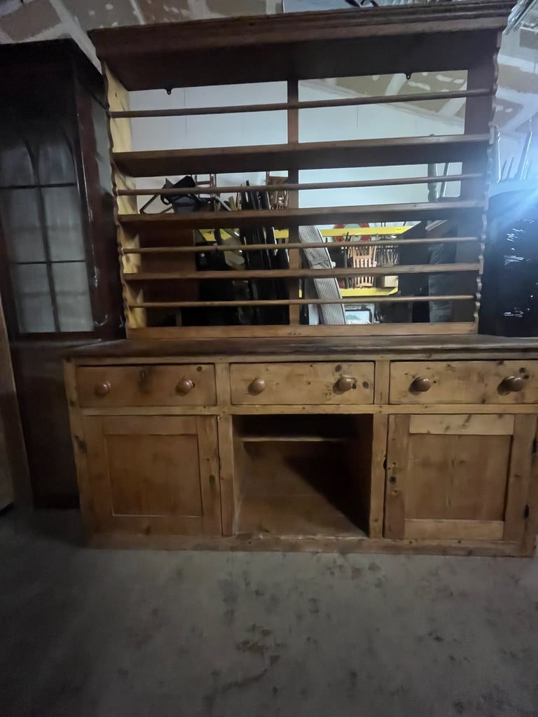 A LARGE GENUINE VICTORIAN DRESSER VERY ORIGINAL PIECE ,COMES WITH ONE KEY ,FREE LOCAL DELIVERY