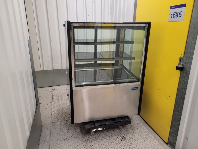 Polar 90 cm Commercial Catering Patisseries cake display fridge  Excellent condition 