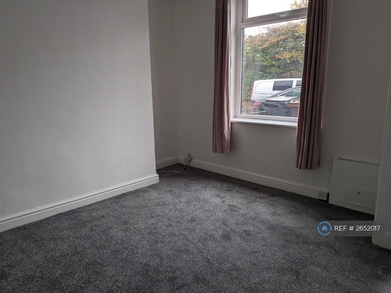 2 bedroom house in Broadbent Road, Oldham, OL1 (2 bed) (#2652017)