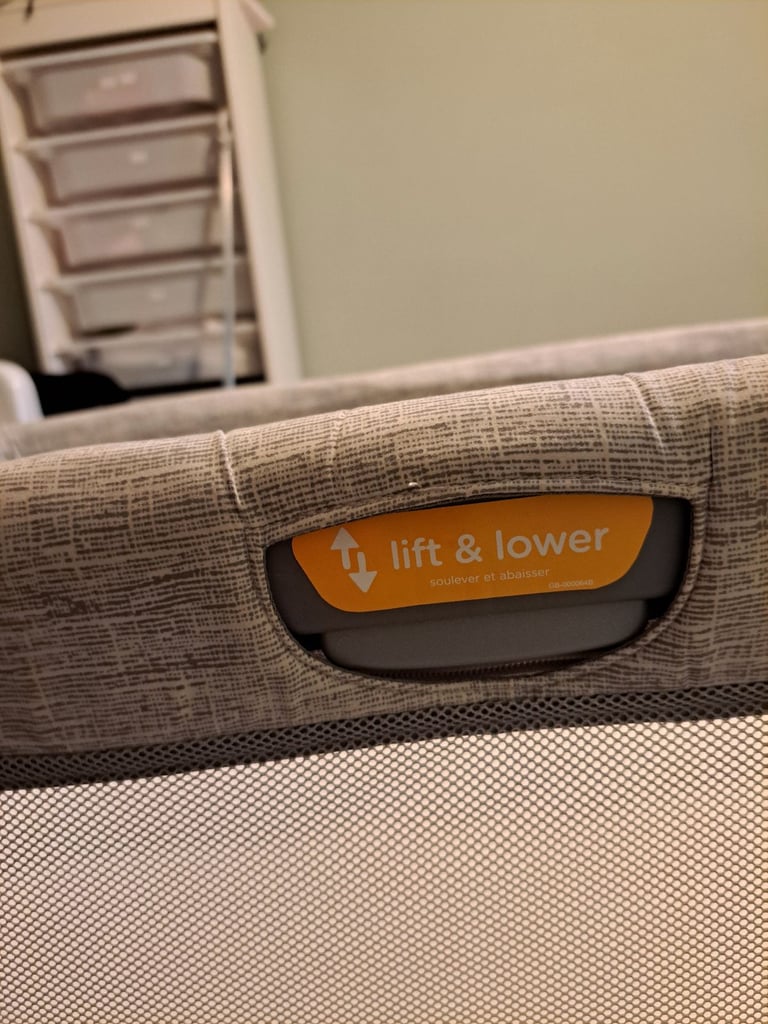 Joie Roomie Glide DLX Bedside Crib £70