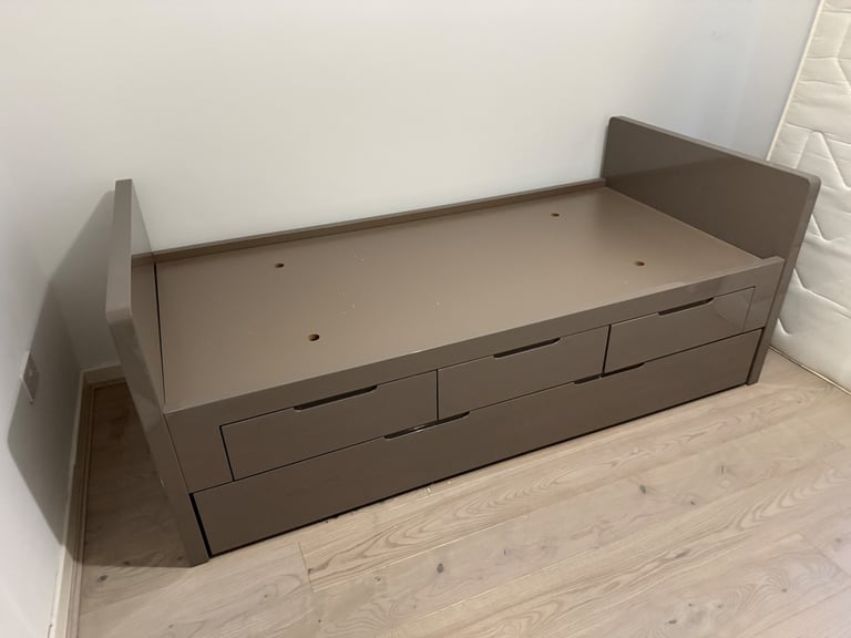 FREE DELIVERY DWELL GREY GLOSS TRUNDLE BED WITH 2 MATTRESSES GOOD CONDITION