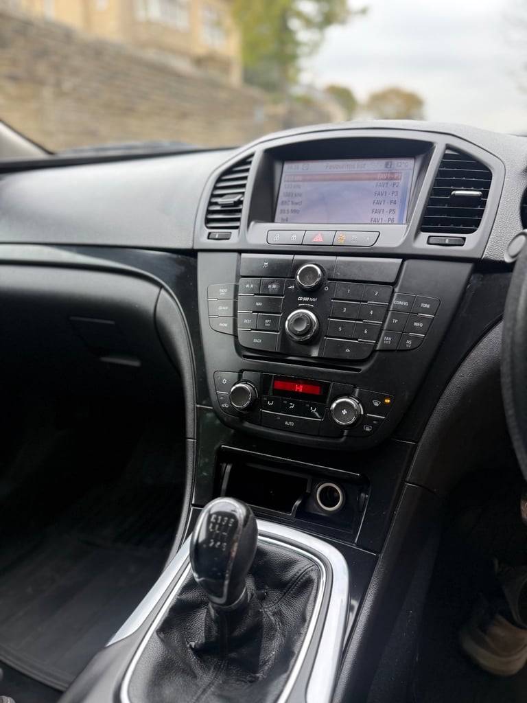 Vauxhall, INSIGNIA, Estate, 2011, Manual, 1956 (cc), 5 doors