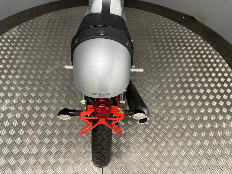 Honda Dream 50 Cafe Racer 