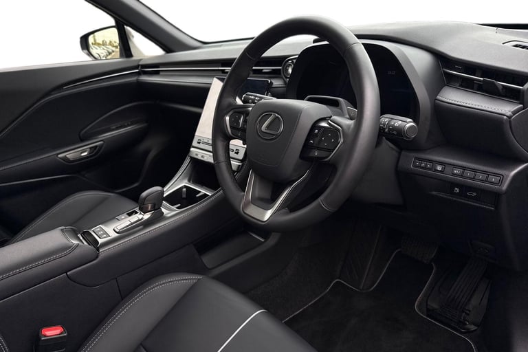 2024 Lexus LBX 1.5 VVT-iE Takumi SUV 5dr Petrol Hybrid E-CVT Euro 6 (s/s) (136 ps) SUV PETROL/ELE...