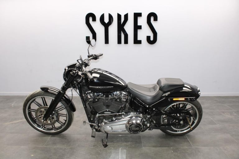 2022 Harley-Davidson FXBRS Softail Breakout 114 in Vivid Black