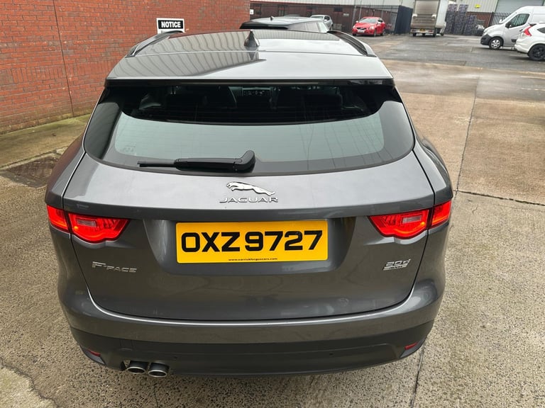 2017 Jaguar F-PACE 2.0 D 180BHP *** HUGE SPEC  AWD R - SPORT EDITION *** AUTO