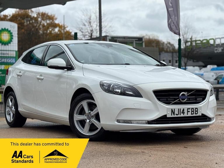 image for 2014 Volvo V40 1.6 T2 SE Hatchback 5dr Petrol Manual Euro 5 (s/s) (120 ps) HATCHBACK Petrol Manual