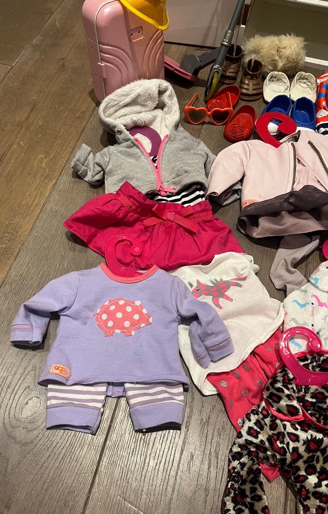 (Great condition) Our Generation doll and a LOT clothes and accessories