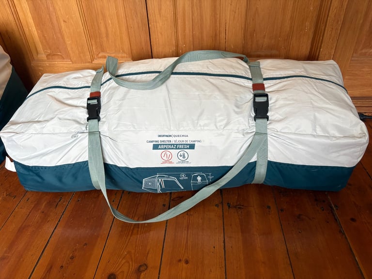 image for Quechua camping shelter 
