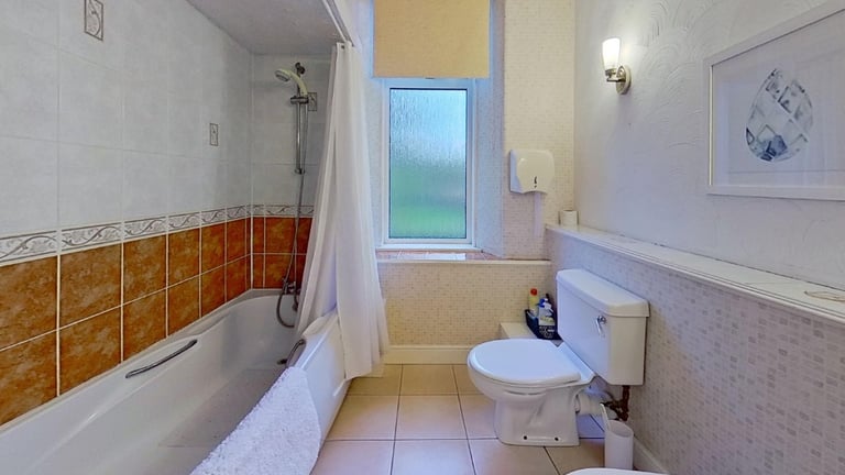 5 bedroom flat in Holburn Street, Holburn, Aberdeen, AB10 7LJ