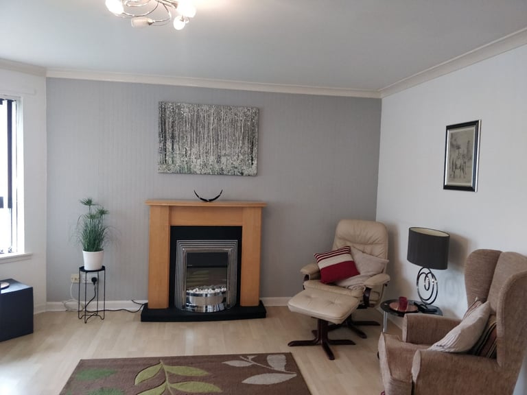 Furnished Bright 2 Bedroom Apartment 