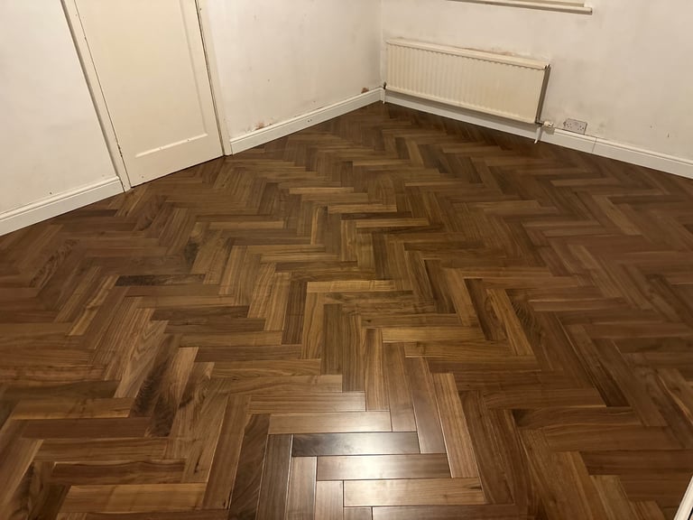 Laminate Herringbone Vinyl Flooring Furniture Assembly Paint Wallpaper Wall panelling 