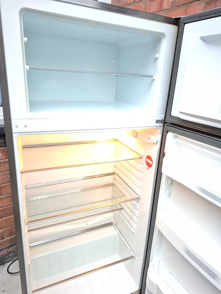 AEG FRIDGE FREEZER STAINLESS STEEL (IMMACULATE).