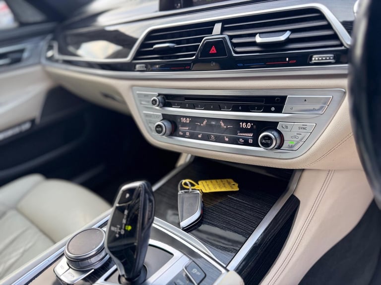 2015 BMW 7 Series 3.0 730d M Sport Auto xDrive Euro 6 (s/s) 4dr SALOON Diesel Automatic