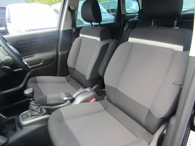 2021 Citroen C3 Aircross 1.2 PureTech 110 Shine 5dr - 1 Owner / Sat Nav Hatchback Petrol Manual