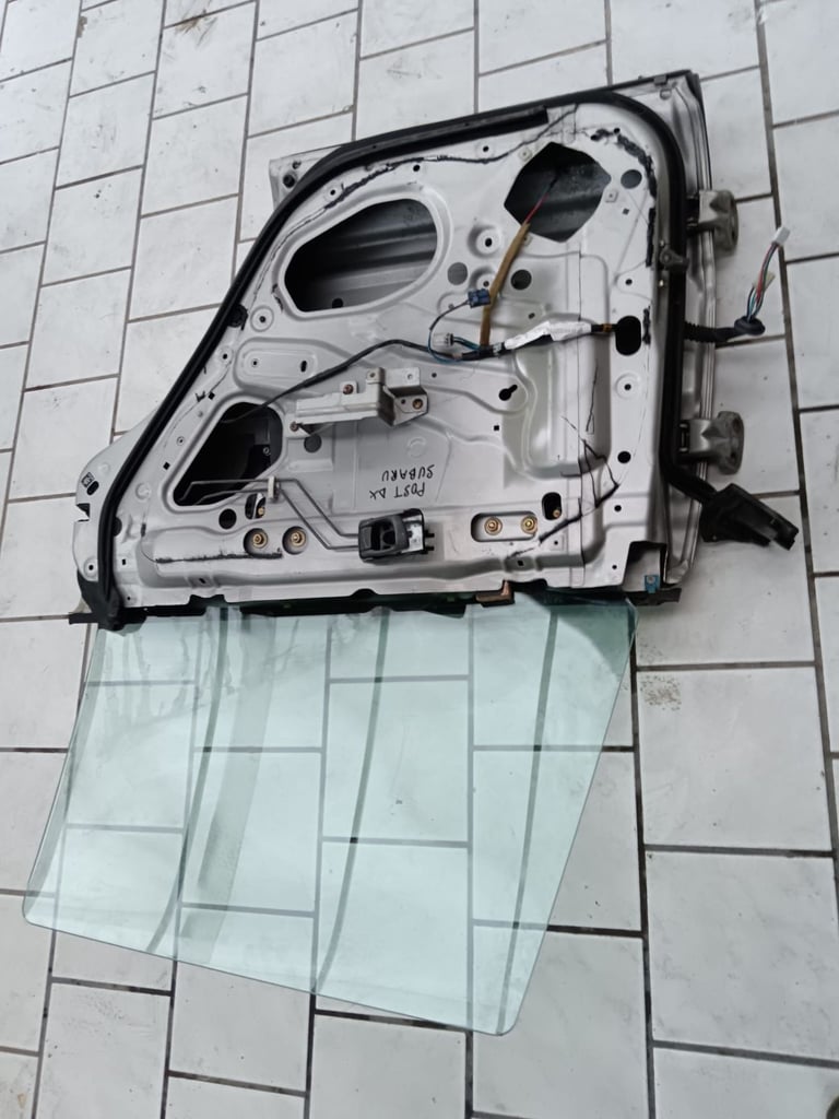 Rh rear door Subaru Forester